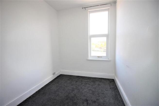 3 bed Terraced to rent Image 7