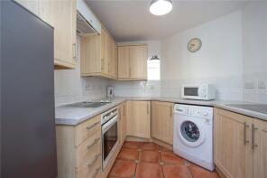 39, Sheldons Court, Winchcombe Street, Cheltenham GL52 2NN