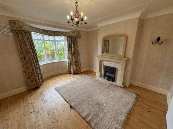 3 bed Semi-Detached for sale Image 4