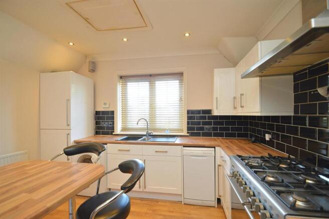 Kitchen3.jpg