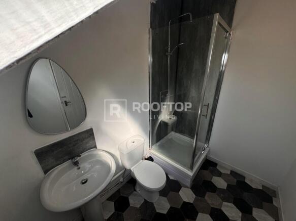 6 bed House to rent Image 8