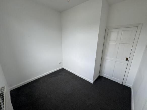 3 bed House to rent Image 5
