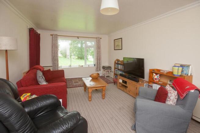 17 HOLLOWS CLOSE - PHOTO C.jpg