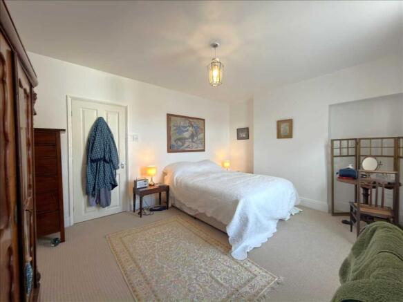 3 bed House for sale Image 12