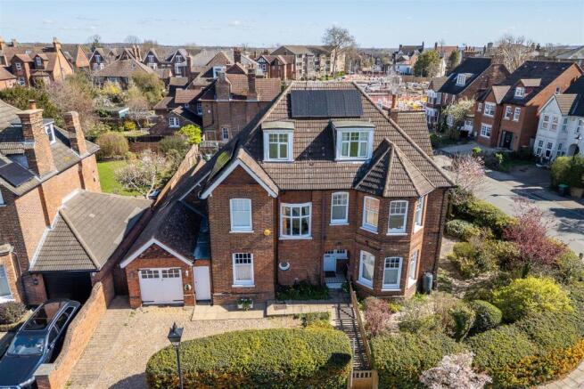 260326 - 11 Pemberley Avenue, Bedford - 06.jpg