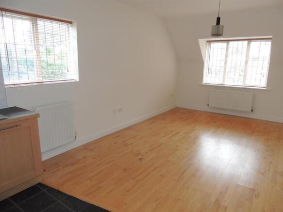 Living Room & Open Plan Kitchen
