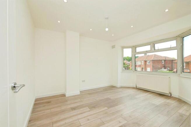 3 bed Semi-Detached for sale Image 9