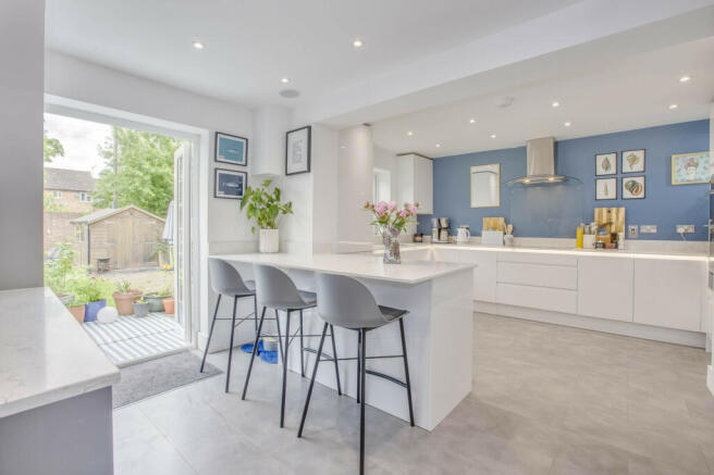14 Stapleton Close, SL7 1TZ (LOW RES)-15