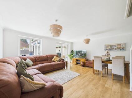Bamborough Close, Horsham