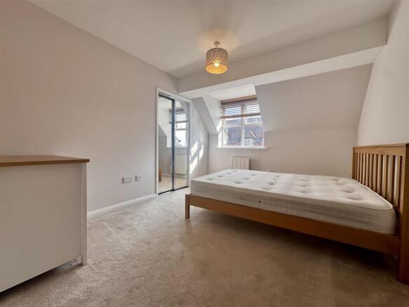 2 bed Apartment to rent Image 6