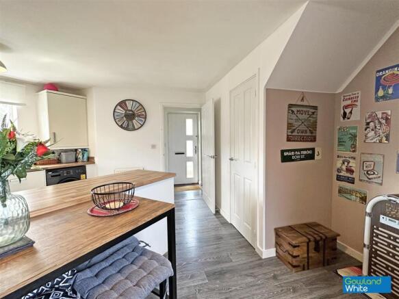 3 bed Semi-Detached for sale Image 7