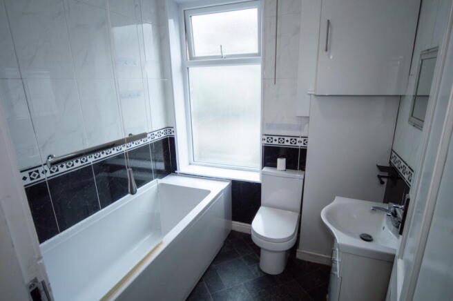 2 bed End of Terrace to rent Image 10