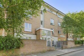 Flat 6, 20 Yew Tree Court, Lordship Grove, Hackney, London N16 0QE