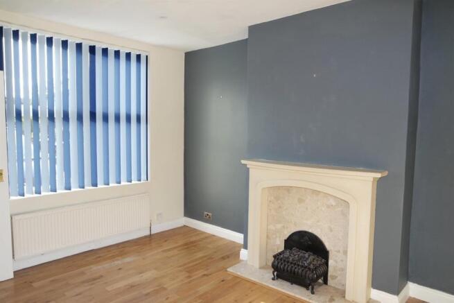 2 bed Terraced to rent Image 4