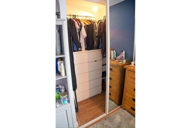 Walk-in Wardrobe