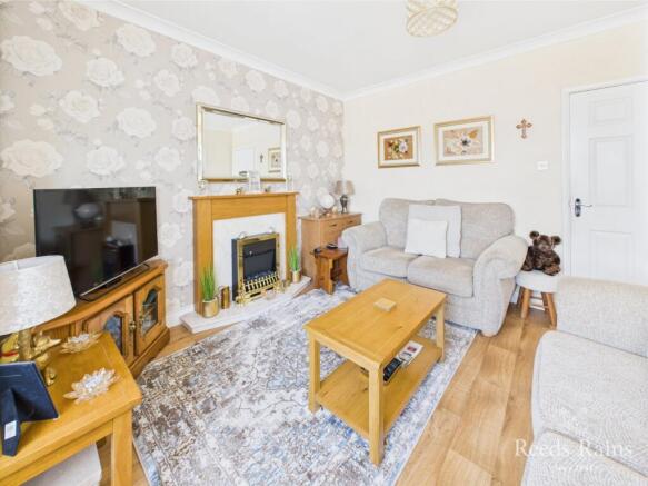 2 bed Apartment for sale Image 4