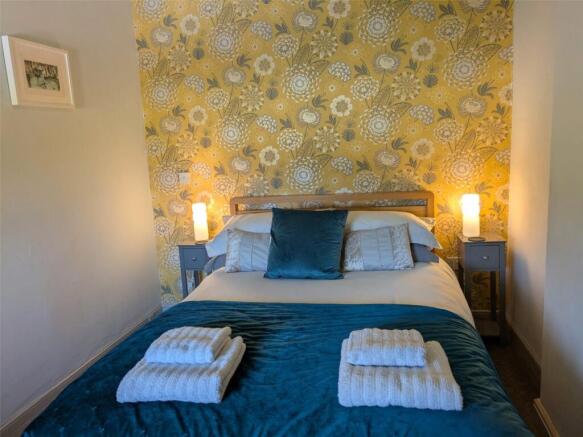 2 bed Semi-Detached to rent Image 9