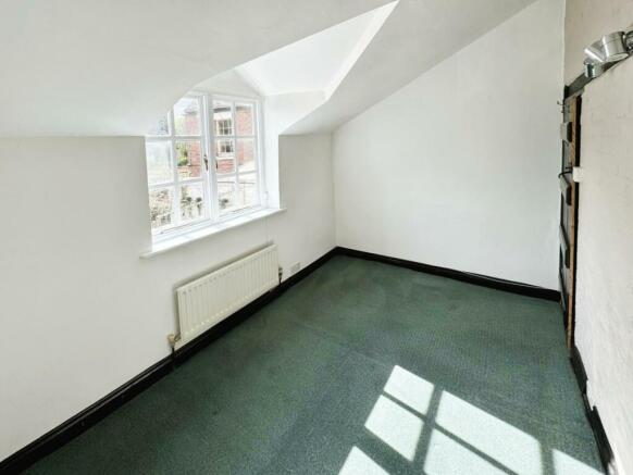 816506d5-Bedroom 202.jpg