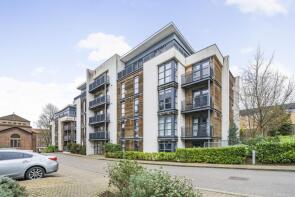 4, 22 Knight House, Scott Avenue, London SW15 3PB