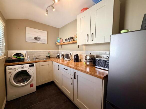 3 bed Terraced for sale Image 4
