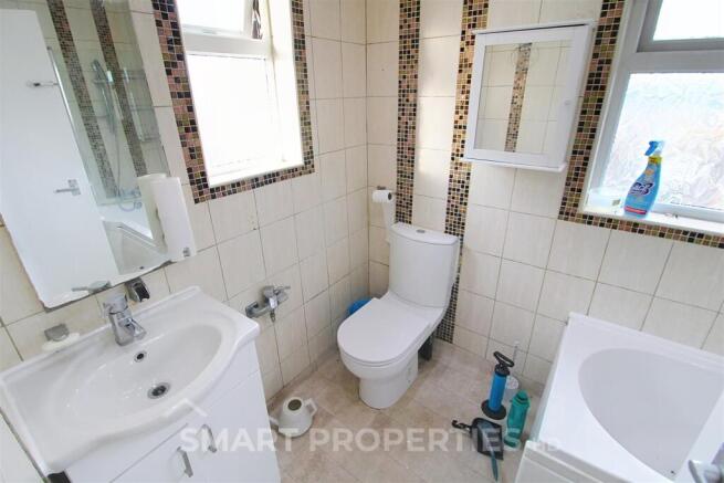 3 bed House to rent Image 7
