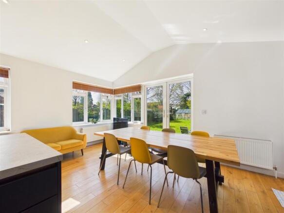4 bed Detached for sale Image 4