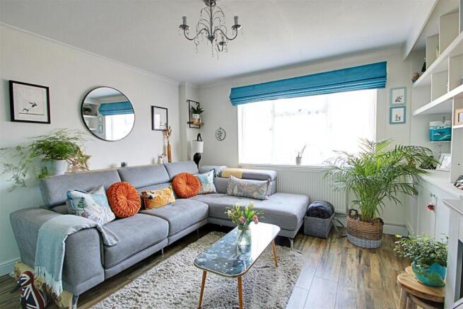 Living Room 1.jpg
