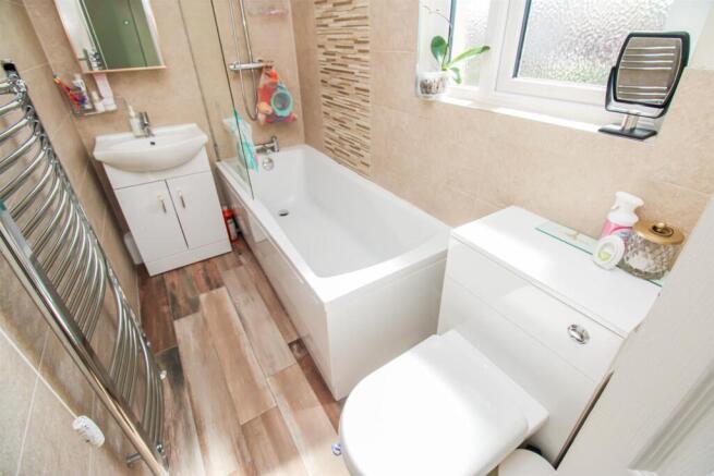 3 bed Semi-Detached for sale Image 9