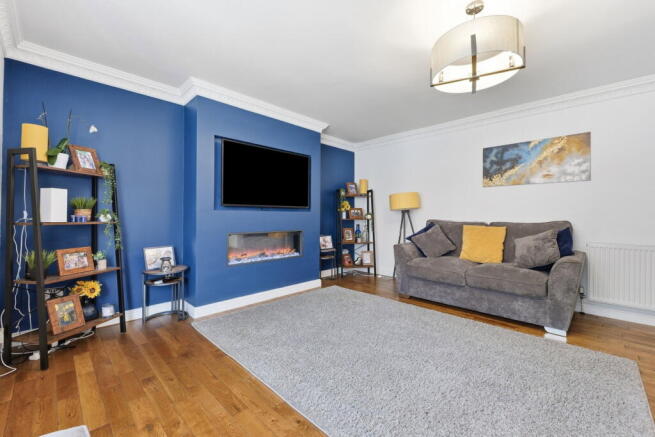 4 bed Detached for sale Image 11