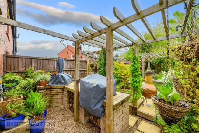 Outdoor Kitchen