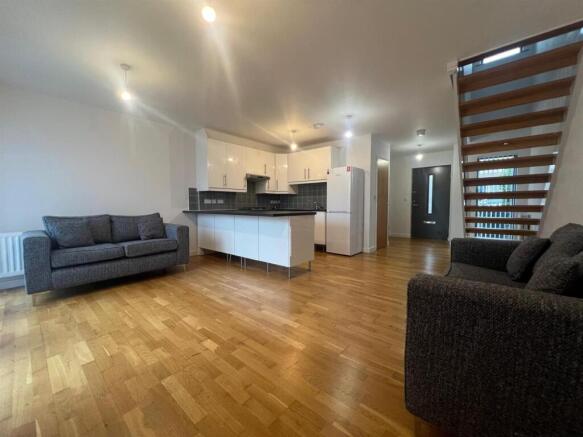Livingroom:Kitchen.jpg