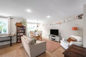 146, Macmillan Way, London SW17 6AU