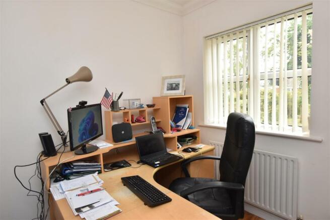 STUDY/HOME OFFICE