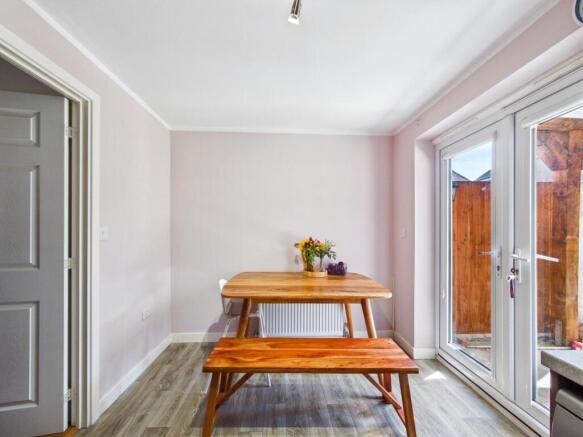 2 bed Semi-Detached for sale Image 8