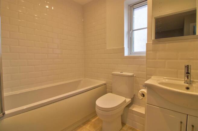 Family bathroom.jpg