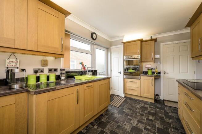 Kitchen2.jpg