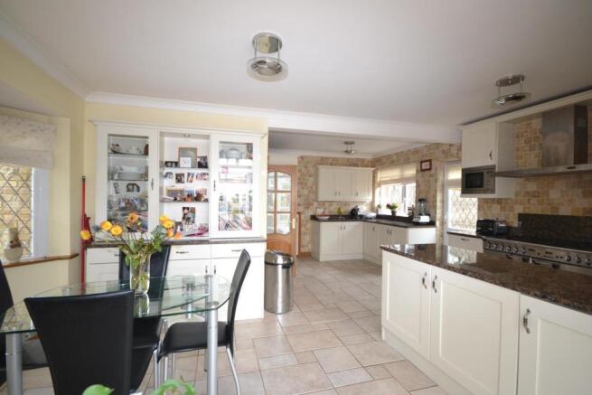 Kitchen/Breakfast Ro