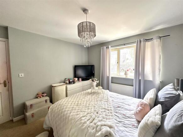 2 bed Detached Bungalow for sale Image 12