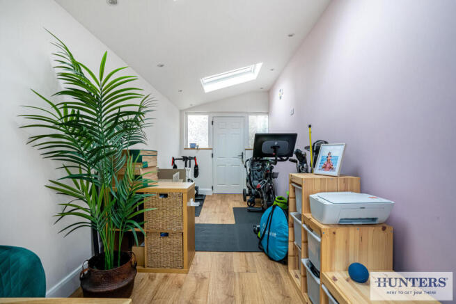 3 bed Semi-Detached to rent Image 10