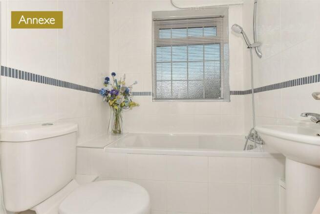 Annexe Bathroom