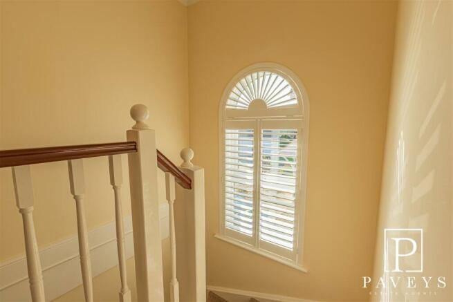 FIRST FLOOR LANDING