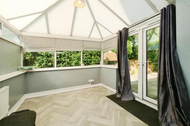 3 bed Semi-Detached for sale Image 9