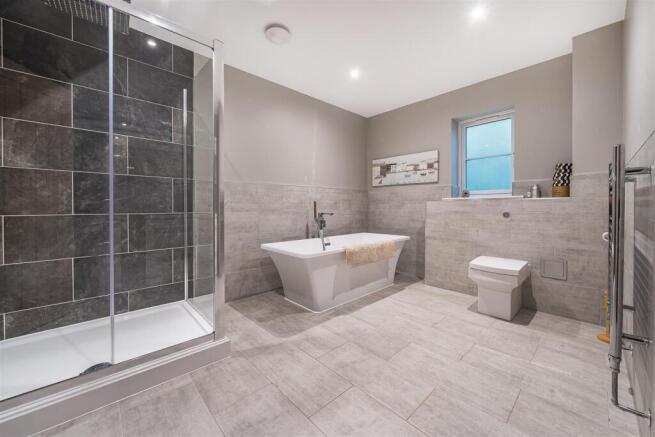 15a Brackley Road, Silverstone