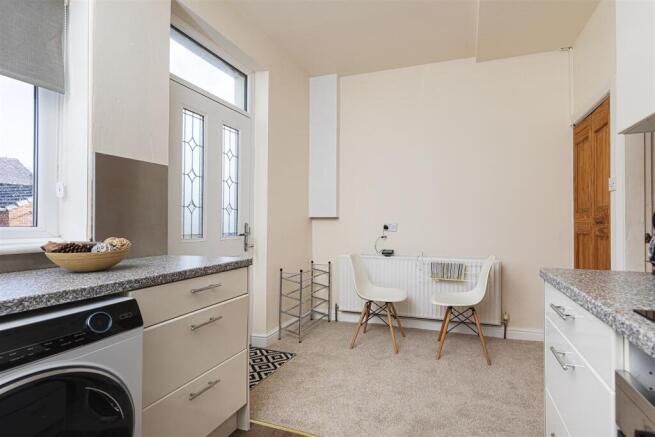 2 bed Semi-Detached for sale Image 11