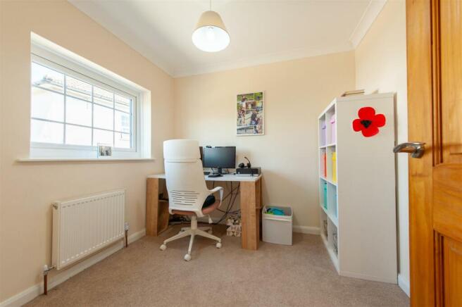 Bedroom 4.jpg