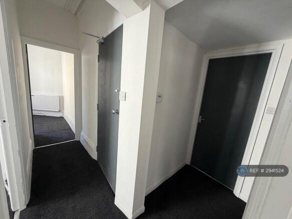 2 bed Flat to rent Image 8