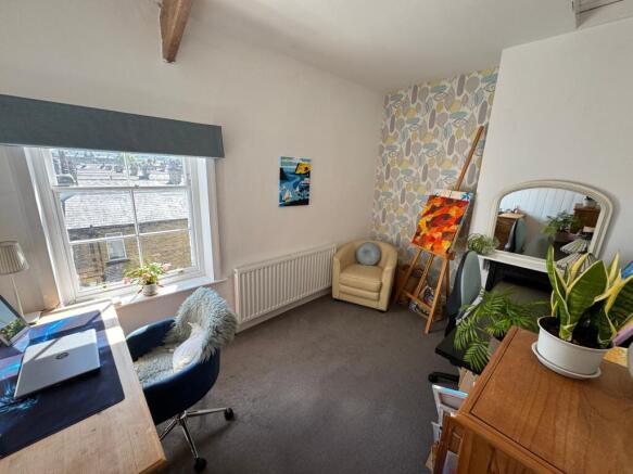 4 bed Terraced for sale Image 8