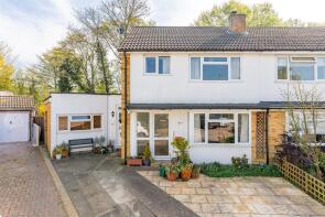 19, Desborough Close, Hertford SG14 3EG