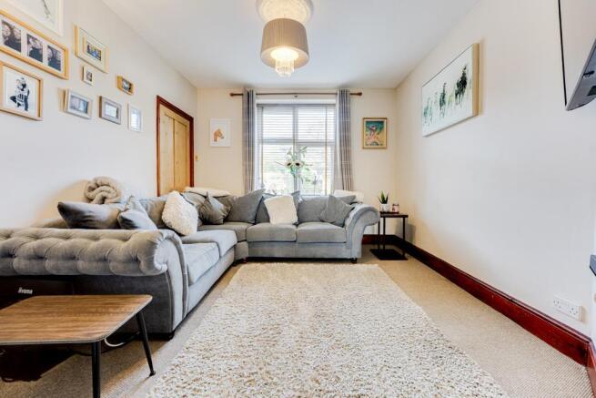 25 Queen Eleanor Road, Geddington-21.jpg