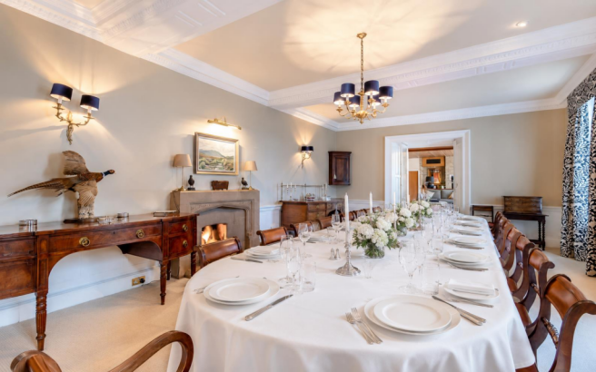 formal dining room.png